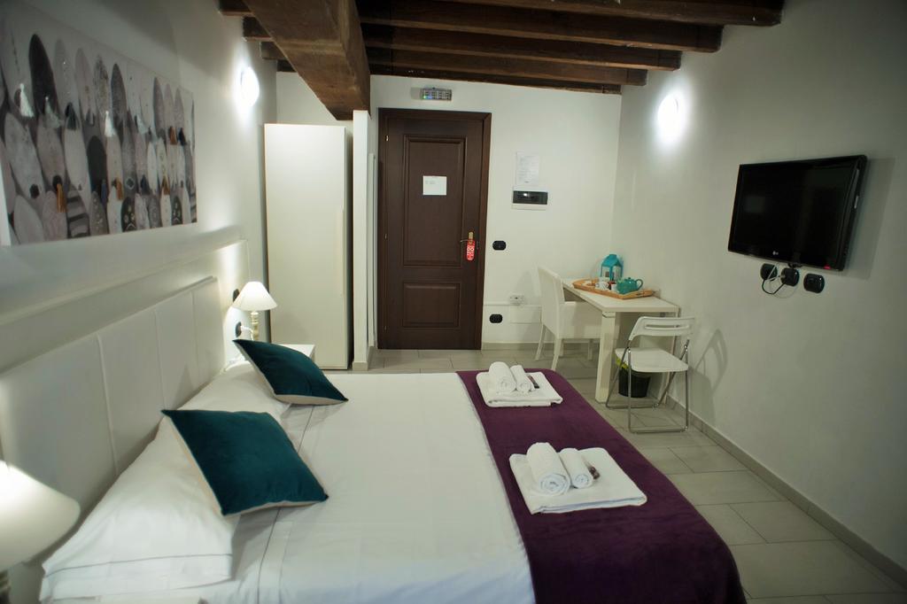 Flowers Apartments Рим Екстериор снимка