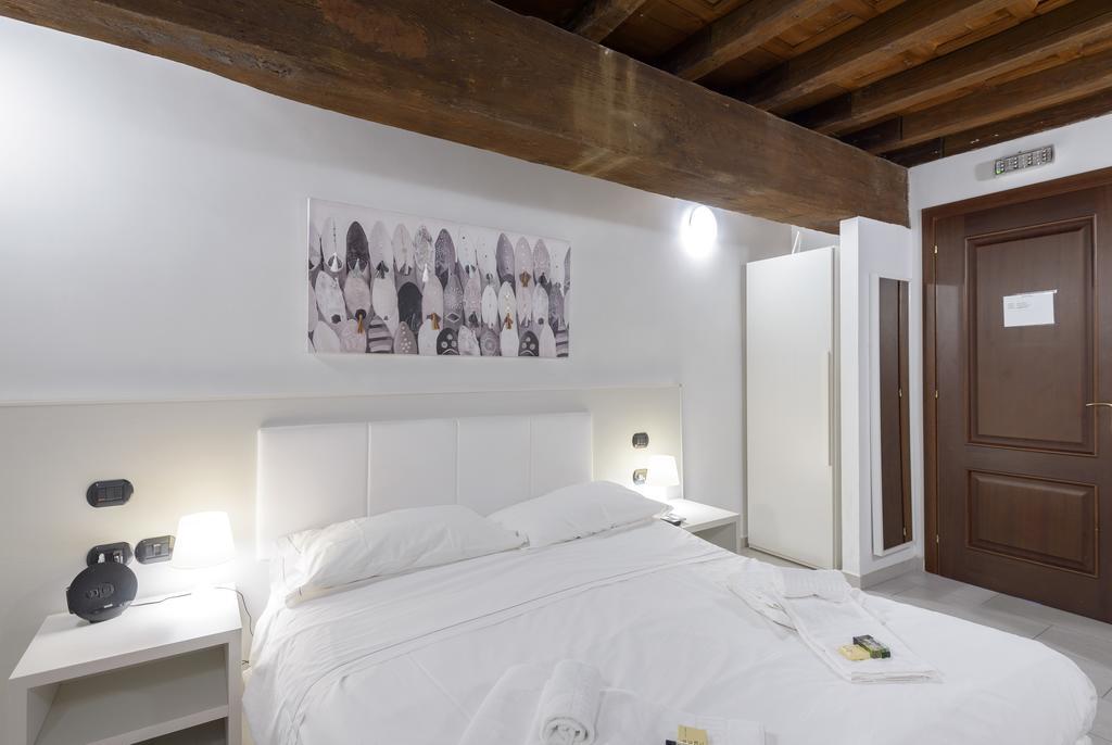 Flowers Apartments Рим Стая снимка