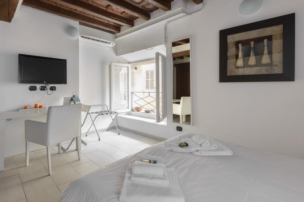Flowers Apartments Рим Стая снимка
