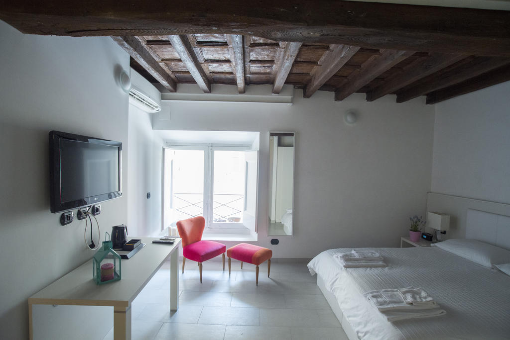 Flowers Apartments Рим Екстериор снимка