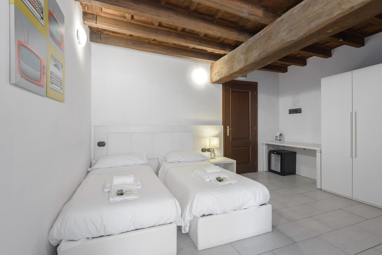 Flowers Apartments Рим Екстериор снимка